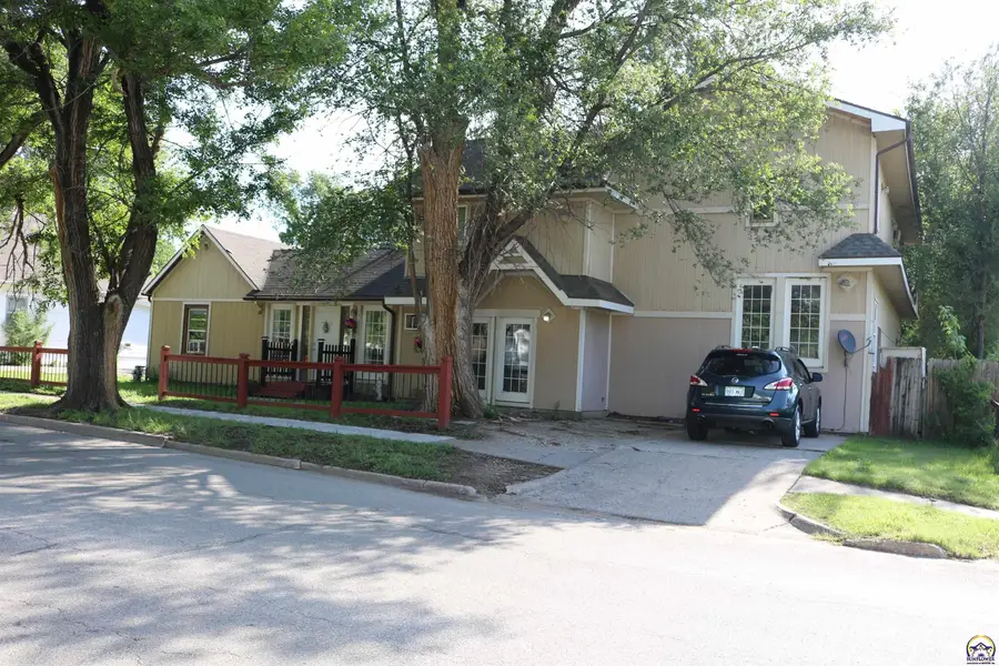 412 NE Chester Ave, Topeka, KS 66616 - #3