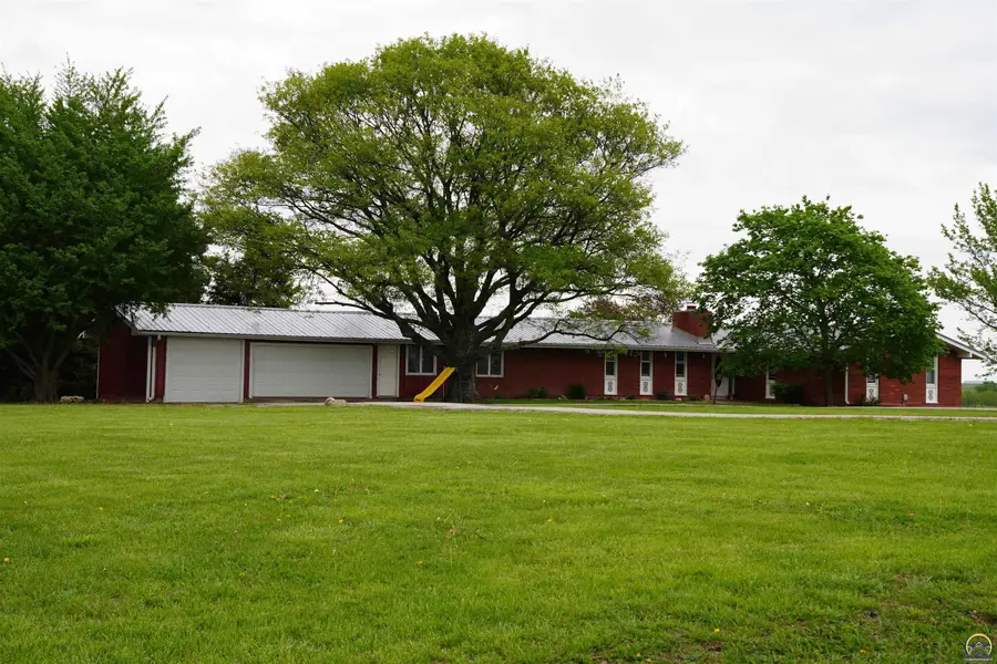 15358 294th St, Whiting, KS 66552 - #3