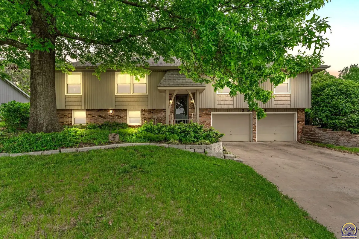 3901 SW Nottingham Rd, Topeka, KS 66610 - #1