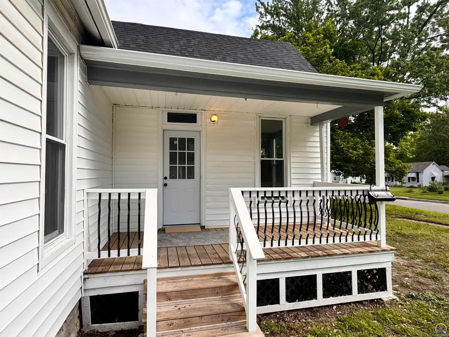521 NE Grattan St, Topeka, KS 66616 - #3