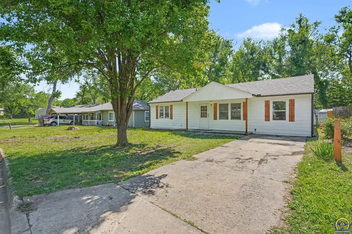 3466 SW Clare Ave, Topeka, KS 66611 - #1