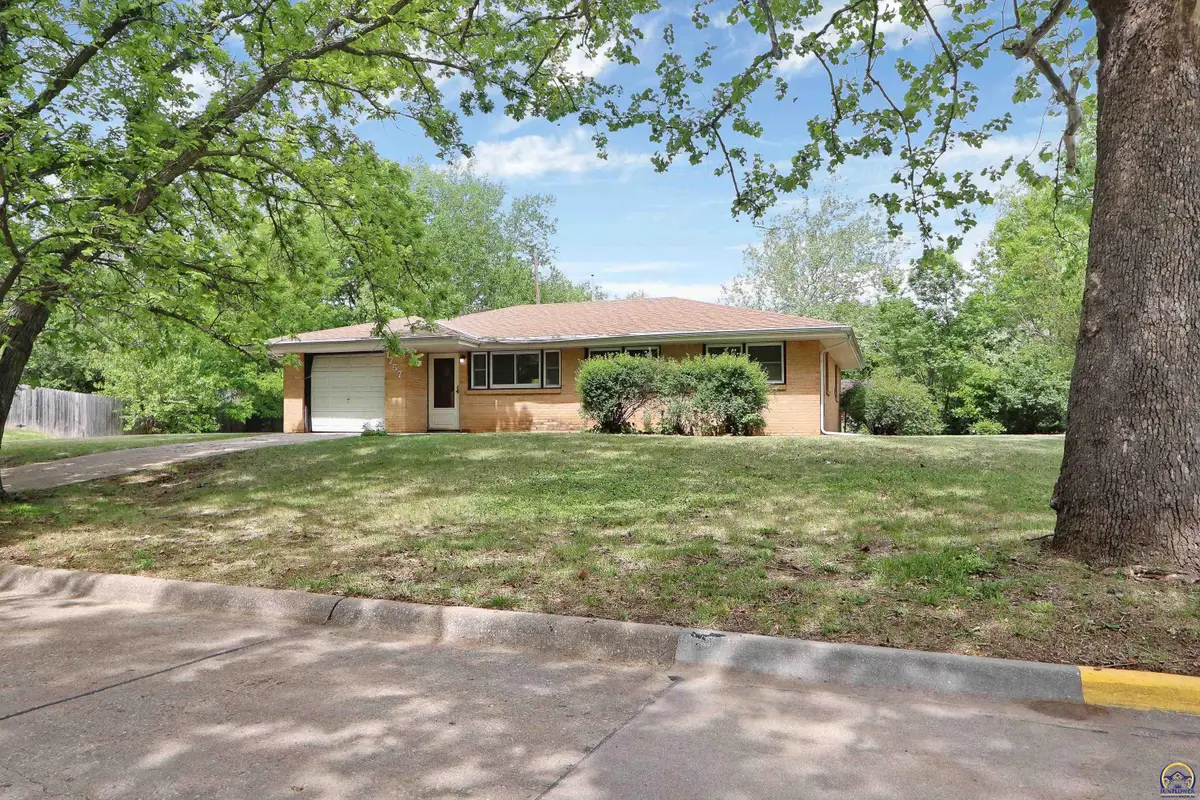 1757 Vaughn Dr, Manhattan, KS 66502 - #1