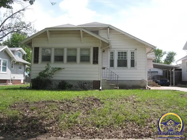 326 SW Courtland Ave, Topeka, KS 66606 - #1