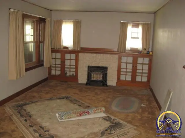 326 SW Courtland Ave, Topeka, KS 66606 - #2