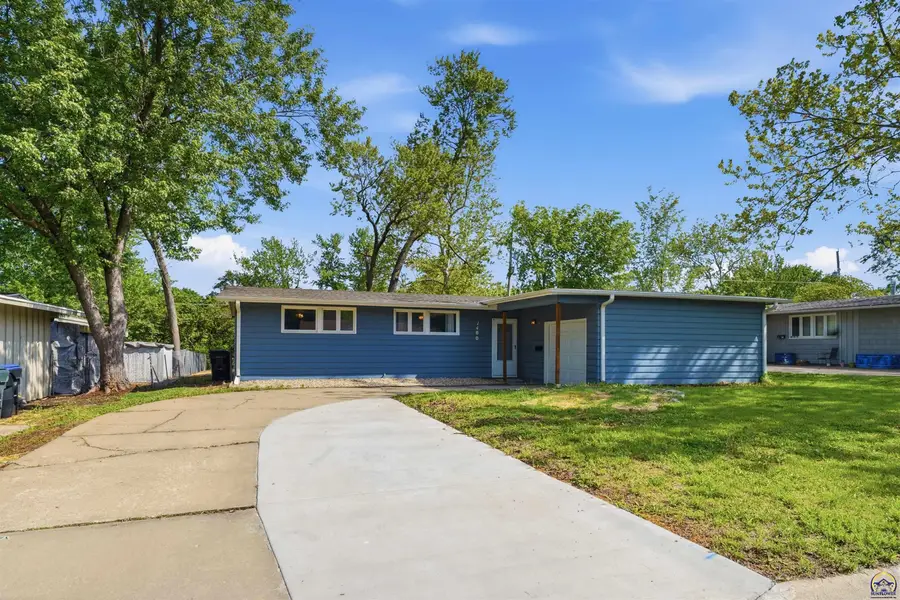 1400 SW Croix St, Topeka, KS 66611 - #2