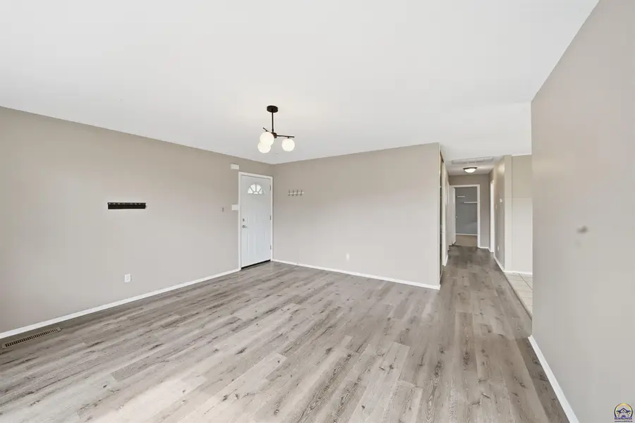 1400 SW Croix St, Topeka, KS 66611 - #3