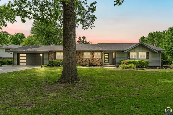 4118 SW Woodbury North Ct, Topeka, KS 66606
