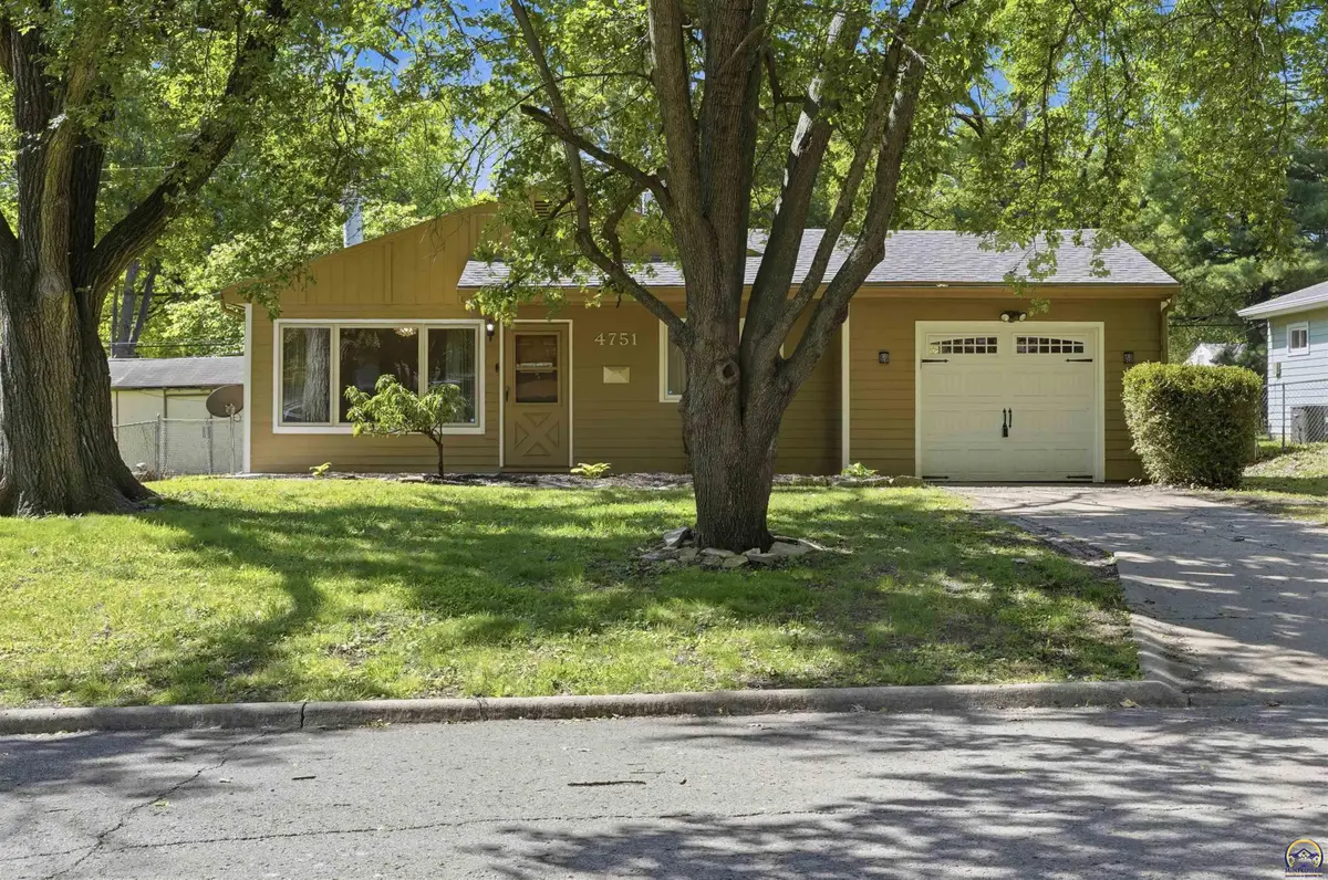 4751 SW 17th Ter, Topeka, KS 66604 - #1