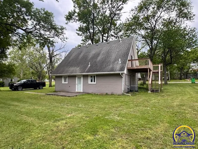 621 S Ash St, Lyndon, KS 66451 - #2
