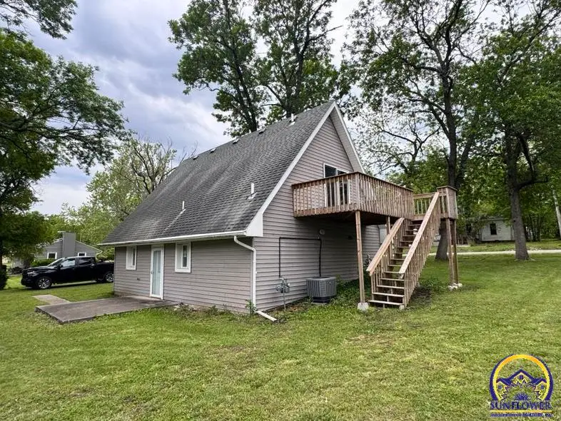 621 S Ash St, Lyndon, KS 66451 - #3