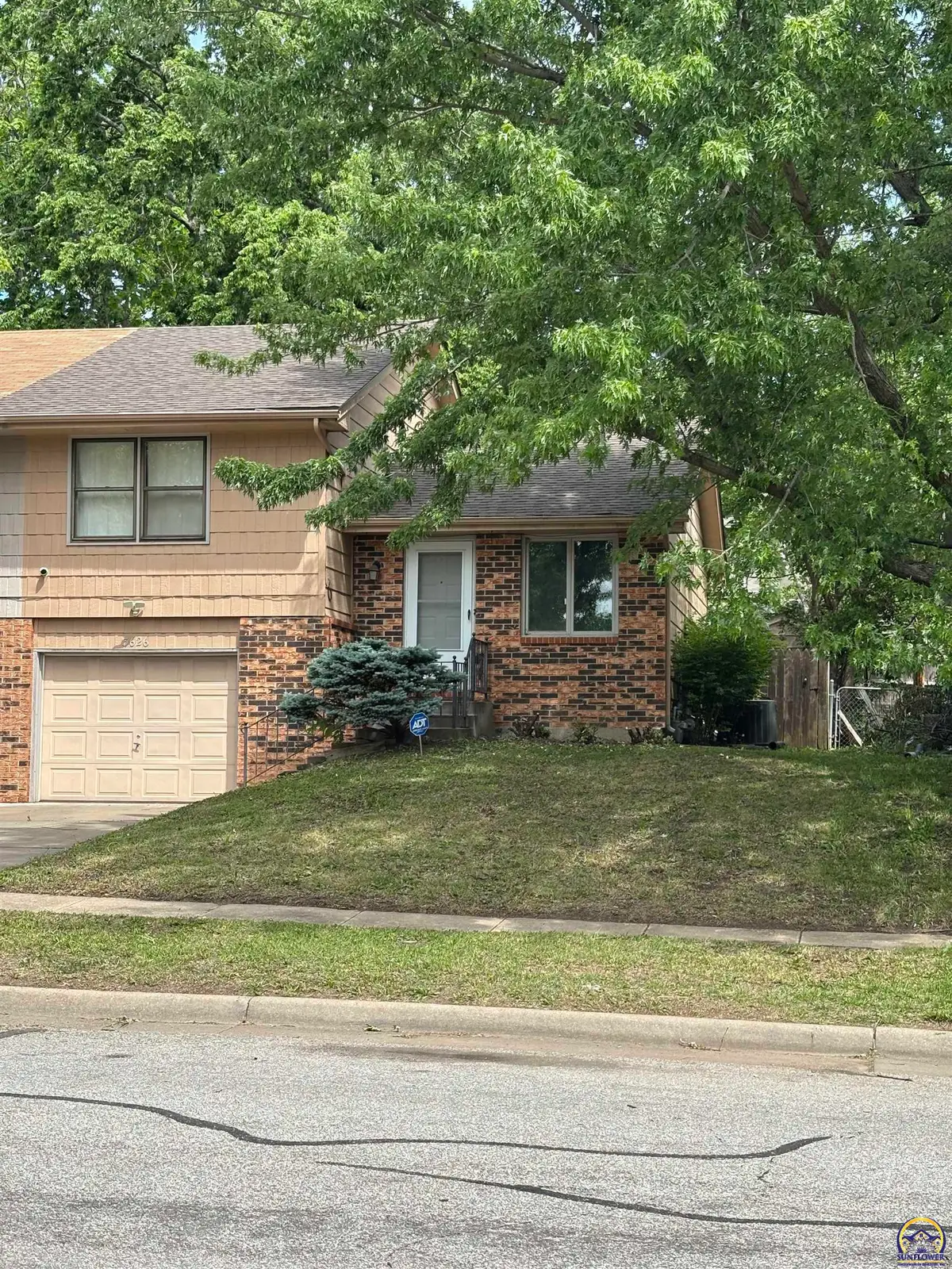 3626 SW Cambridge Ave, Topeka, KS 66614 - #1