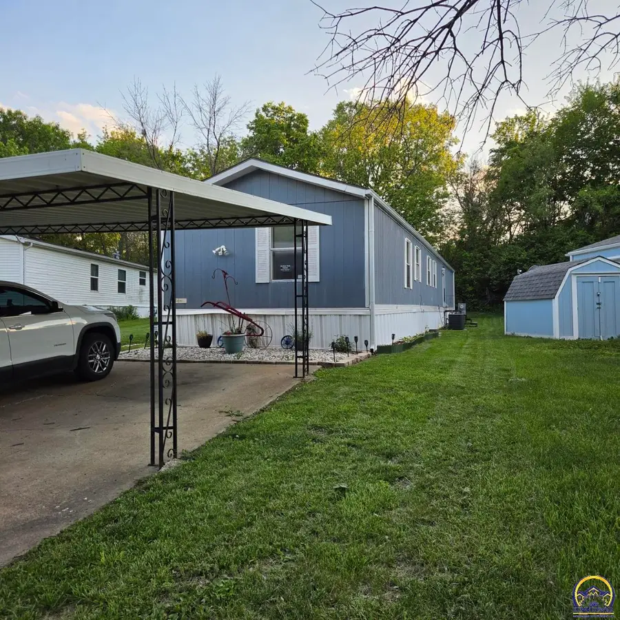 133 SE Willow Way, Topeka, KS 66609 - #2