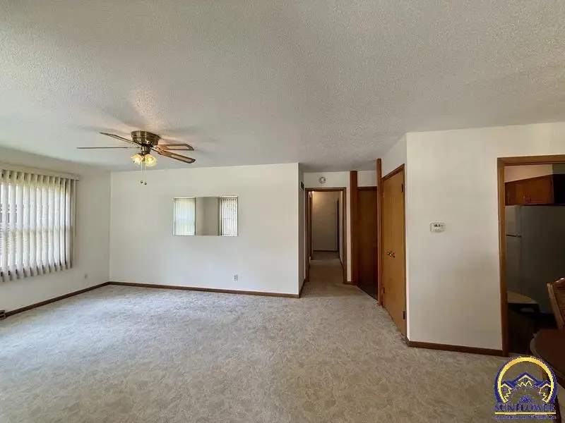 306 Osage Ave, Hiawatha, KS 66434 - #3