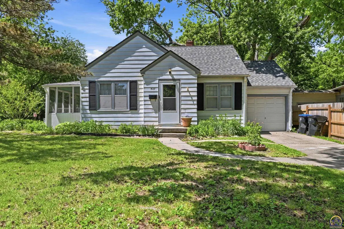 927 SW Medford Ave, Topeka, KS 66606 - #1