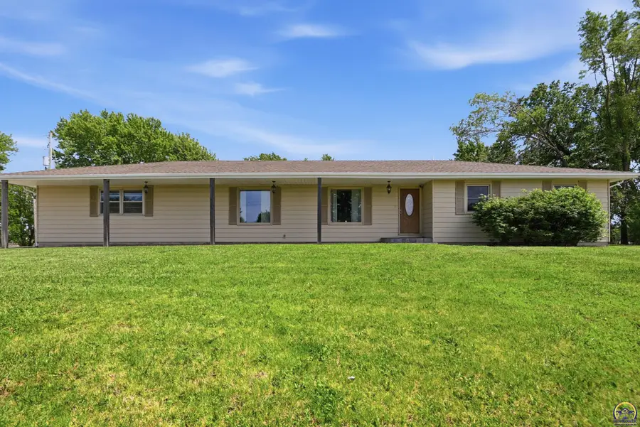 13130 S Topeka Ave, Carbondale, KS 66414 - #2