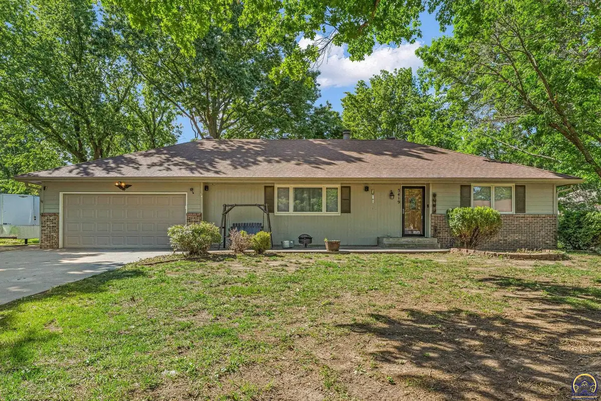 3419 SE Arbor Ct, Topeka, KS 66605 - #1