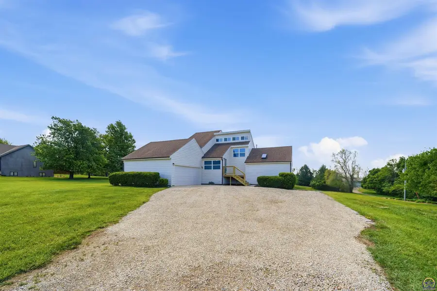 6411 SW 64th St, Auburn, KS 66402 - #2
