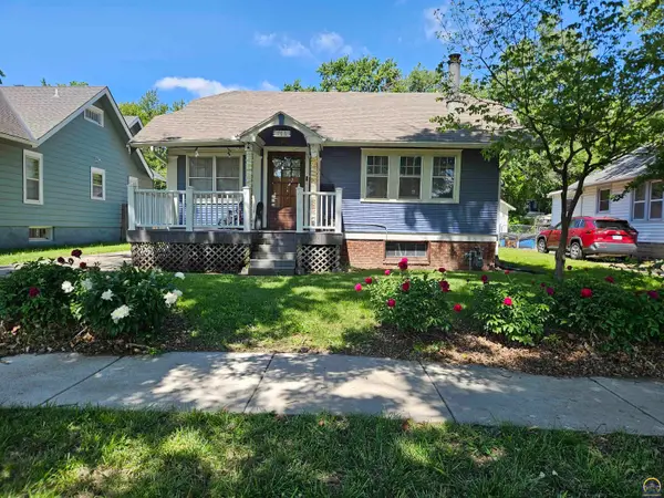 715 SW College Ave, Topeka, KS 66606