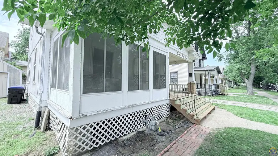1641 SW Fillmore St, Topeka, KS 66604 - #3