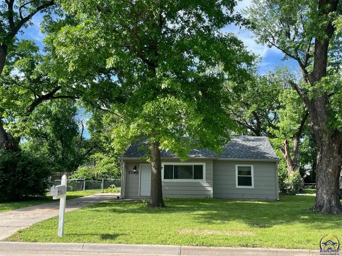 2520 SW 22nd Pk, Topeka, KS 66611 - #1