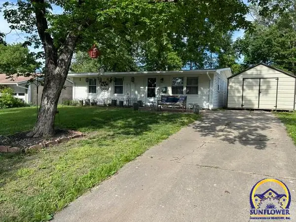 1328 E 16th St, Lawrence, KS 66044