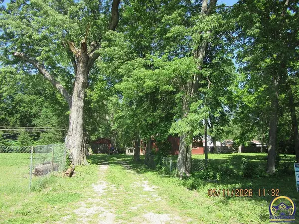 315 E Alkire St, Topeka, KS 66607