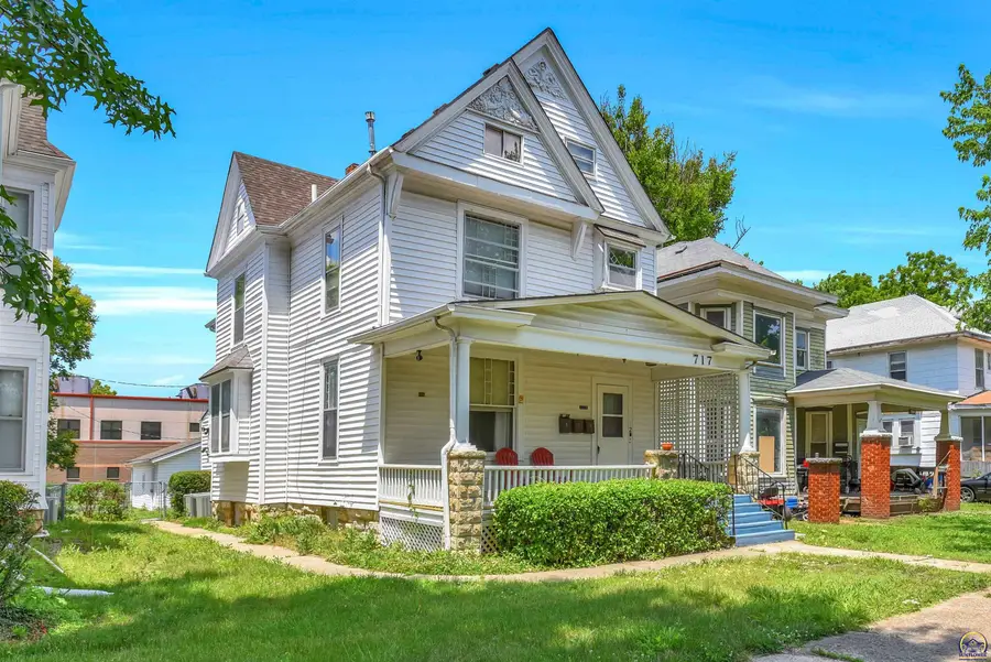 717 SW Lincoln St, Topeka, KS 66606 - #2