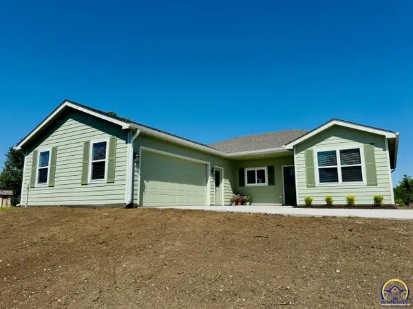 6486 Pawnee Court, Ozawkie, KS 66070