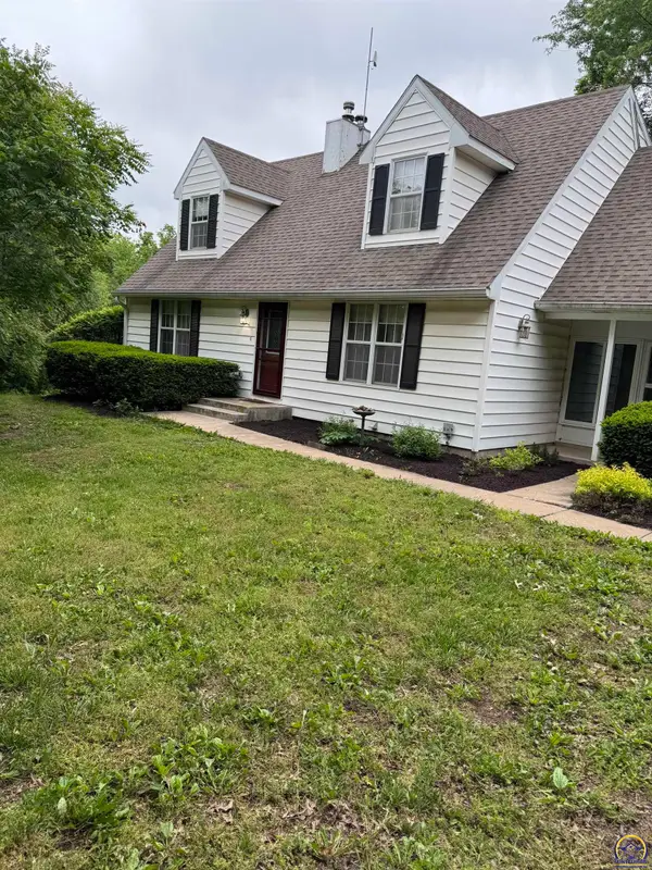 7045 SE 61st St, Tecumseh, KS 66542