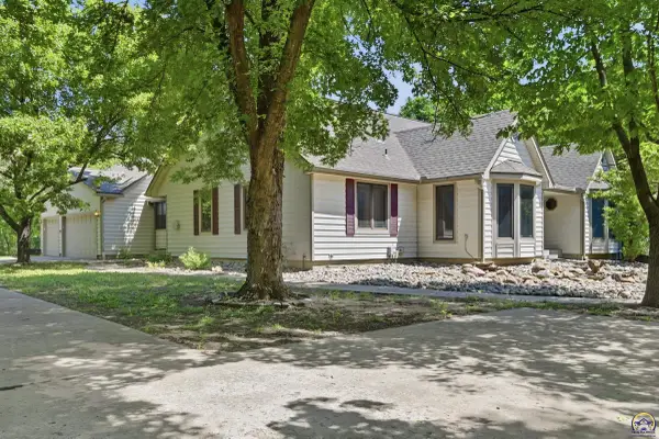 4020 SE 61st St, Berryton, KS 66409