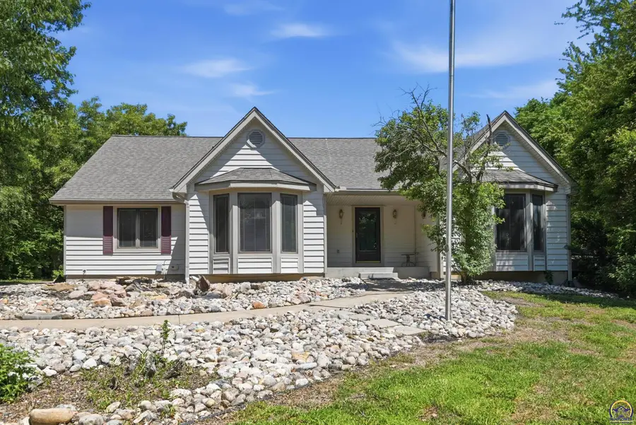 4020 SE 61st St, Berryton, KS 66409 - #2