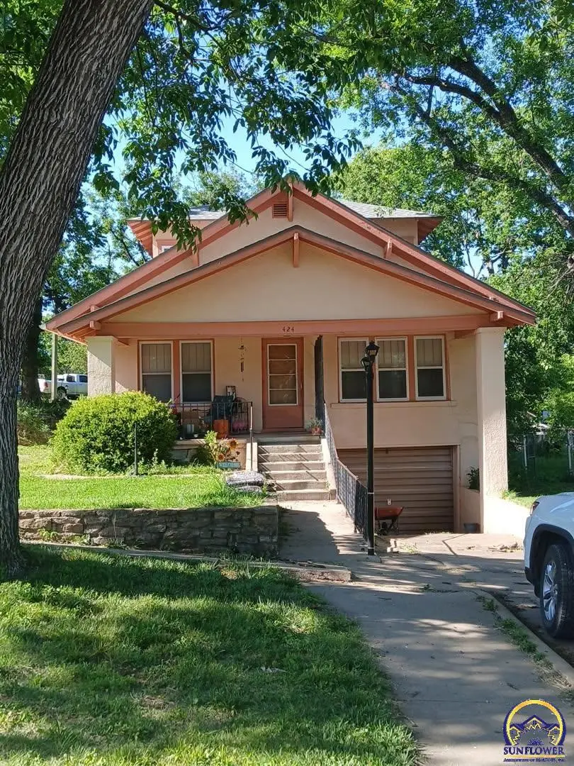 424 W Sherman Ave, Madison, KS 66860 - #1