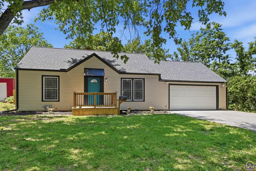 807 SW Anderson Ter, Topeka, KS 66606 - #2