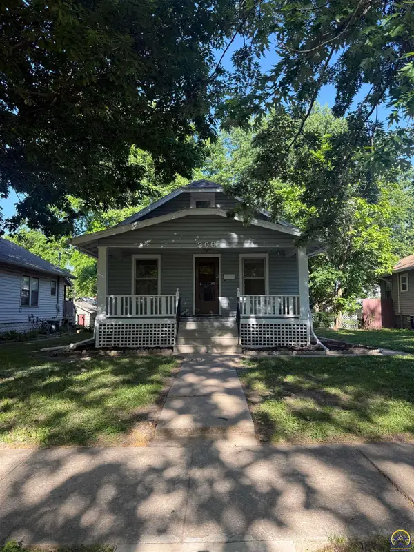 206 SW Kendall Ave, Topeka, KS 66606