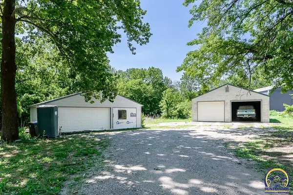6227 SW 61st St, Topeka, KS 66610