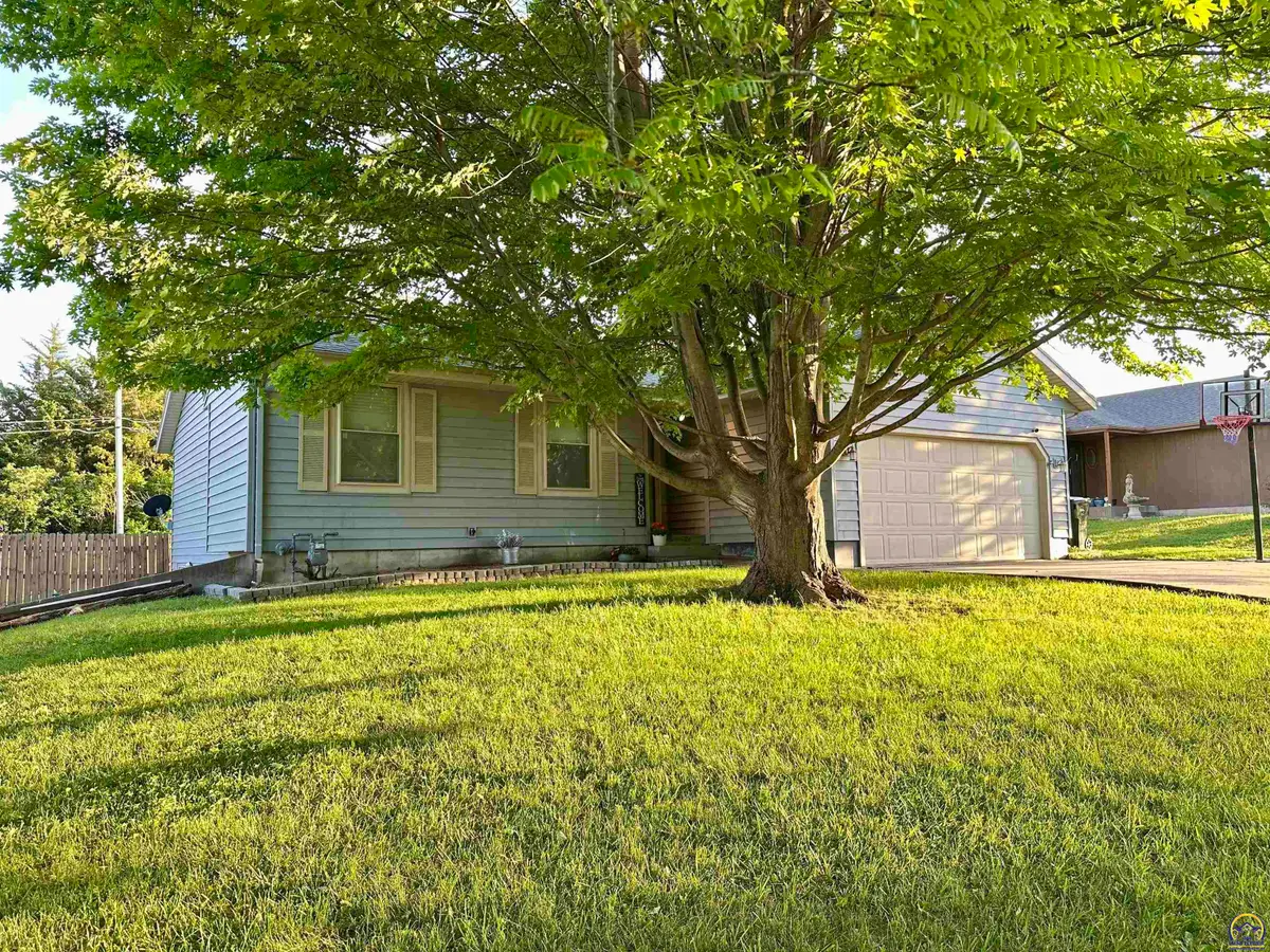 7523 SW 26th St, Topeka, KS 66614 - #1
