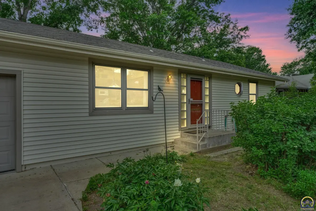 1325 SE 43rd St, Topeka, KS 66609 - #1