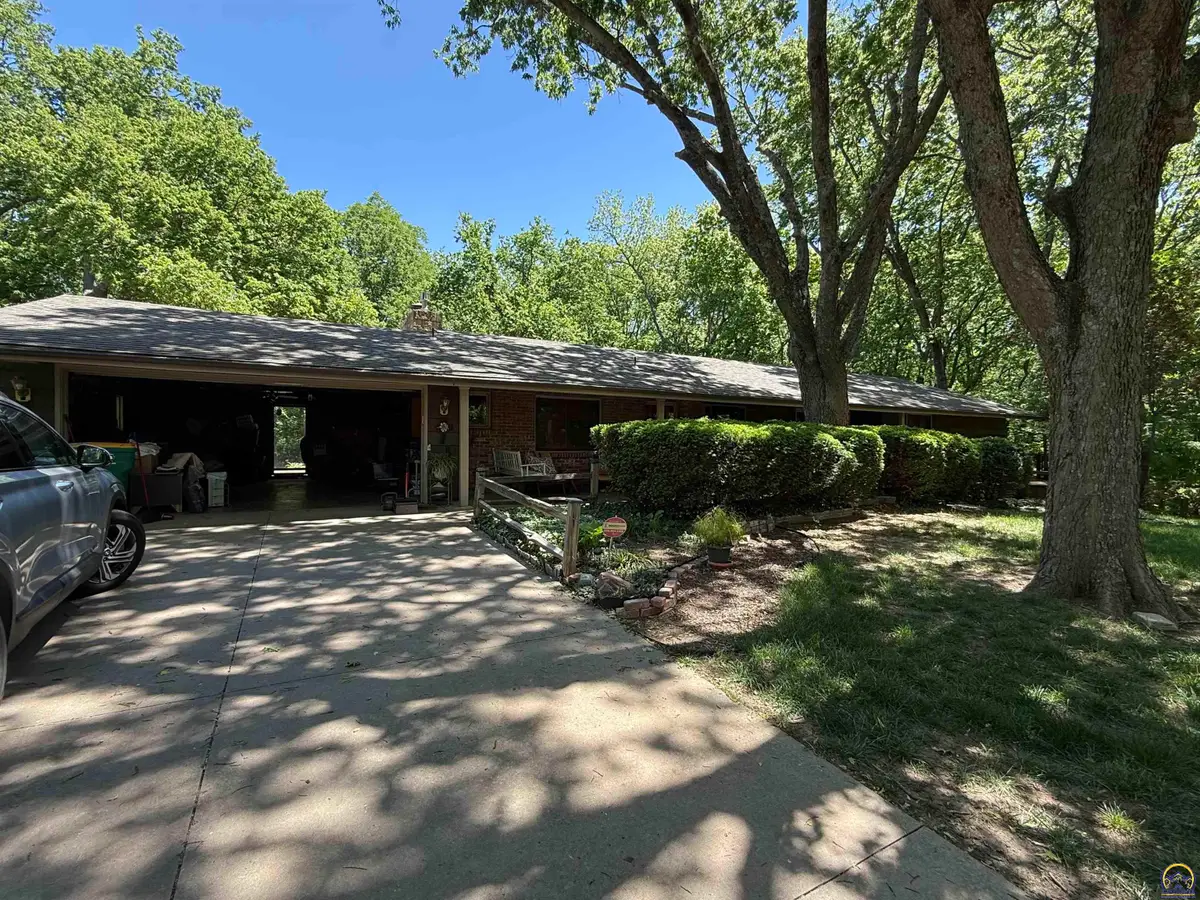 4116 NE Kimbal Rd, Topeka, KS 66617 - #1