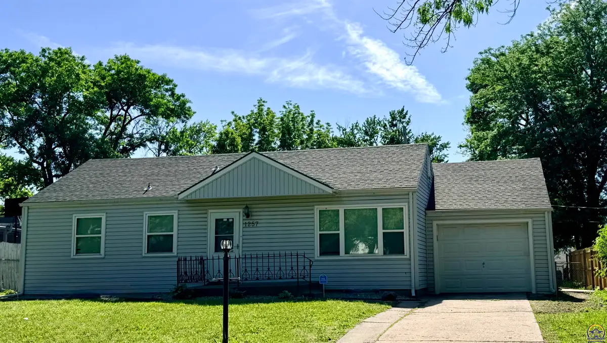 1257 SW Chatham Pl, Topeka, KS 66604 - #1