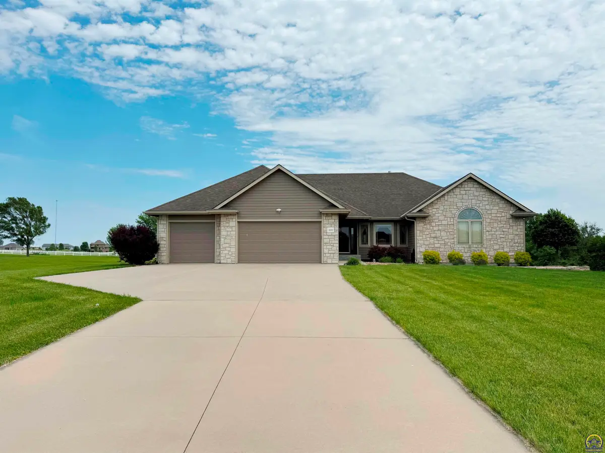5230 SW Knudsen Rd, Topeka, KS 66610 - #1