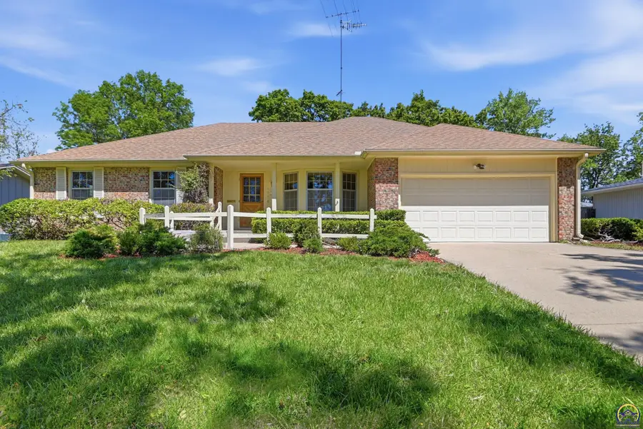 1939 SW Belle Ave, Topeka, KS 66604 - #2
