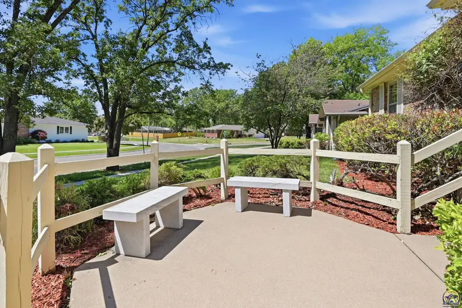 1939 SW Belle Ave, Topeka, KS 66604 - #3