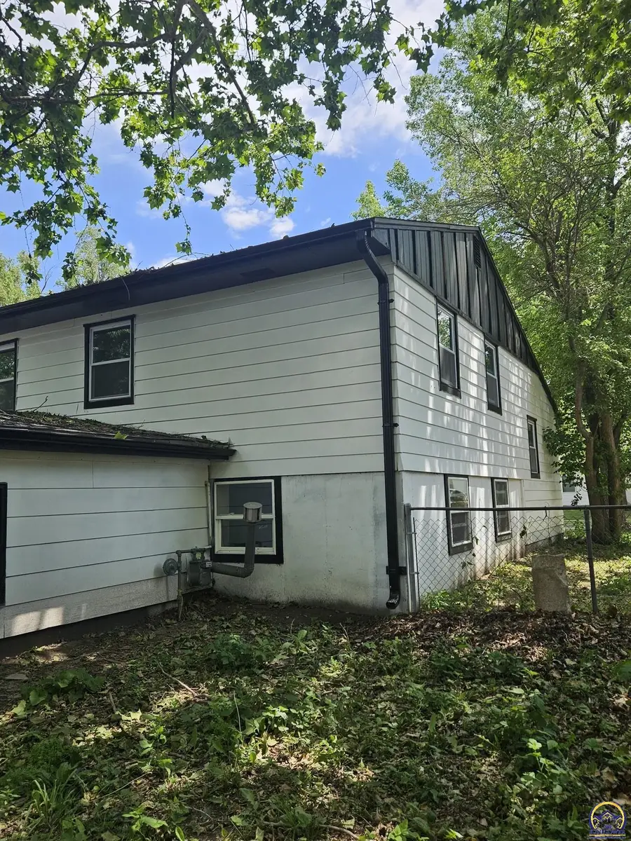 1224 SE 35th Ter, Topeka, KS 66605 - #3