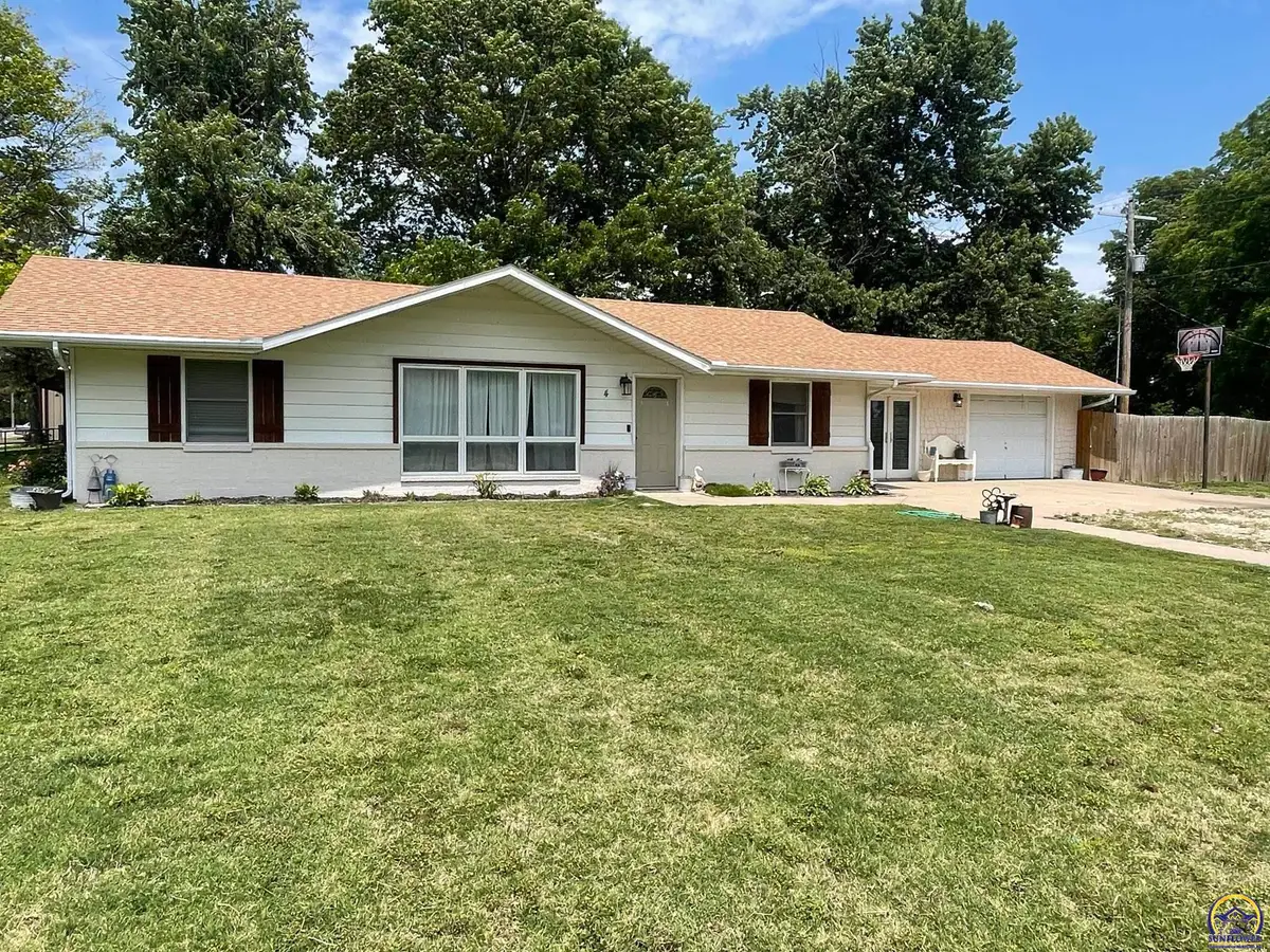 4 E Bitler St, Olpe, KS 66865 - #1