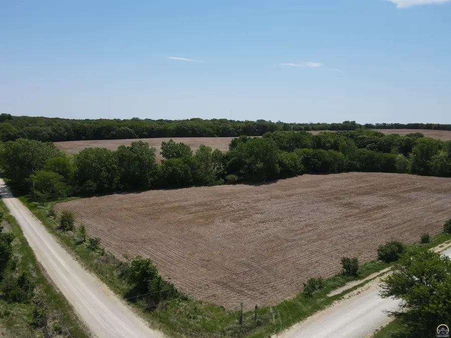 000 J Rd, Holton, KS 66436 - #2