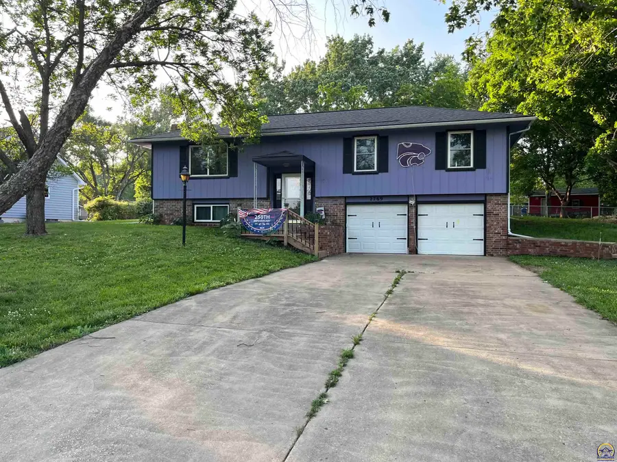 2769 SE Allen Dr, Topeka, KS 66605 - #2