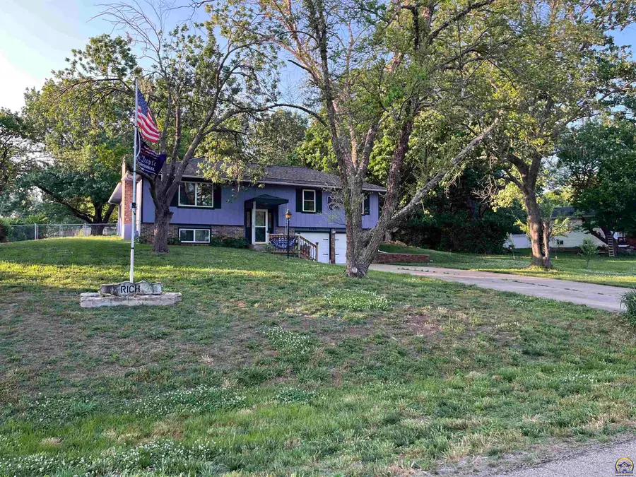 2769 SE Allen Dr, Topeka, KS 66605 - #3
