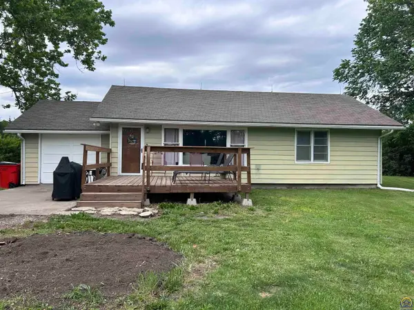 407 7th St, Americus, KS 66835