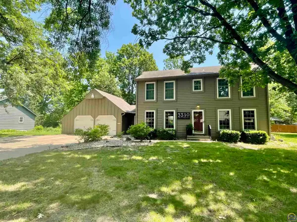 3310 SW Randolph Ave, Topeka, KS 66611