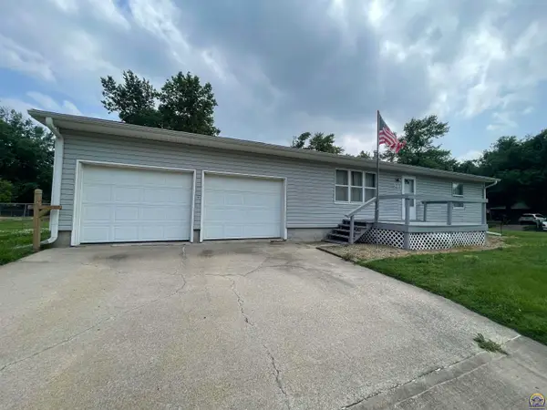 301 E Potwin Ave, Emporia, KS 66801